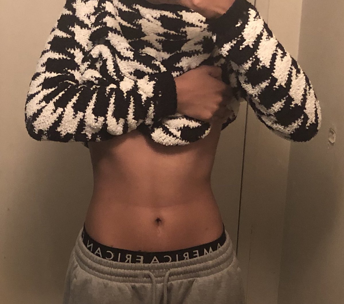 bl0od7y's tweet photo. bc except its b4  bloating n after ^__^ ! https://t.co/OLbSrl1knf