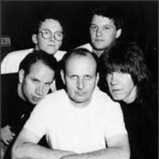 elsotaescala's tweet photo. #bersions
939.- #The Skeletons "It's the Little Things" -1991- (#SonnyBono) ##SonnyAndCher -1967-
https://t.co/wfNvSVBQOY https://t.co/2myR0zEUFO