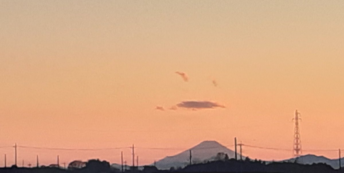 _migrs_'s tweet photo. #キリトリセカイ
#夕焼け https://t.co/oYt0UG9Nyi