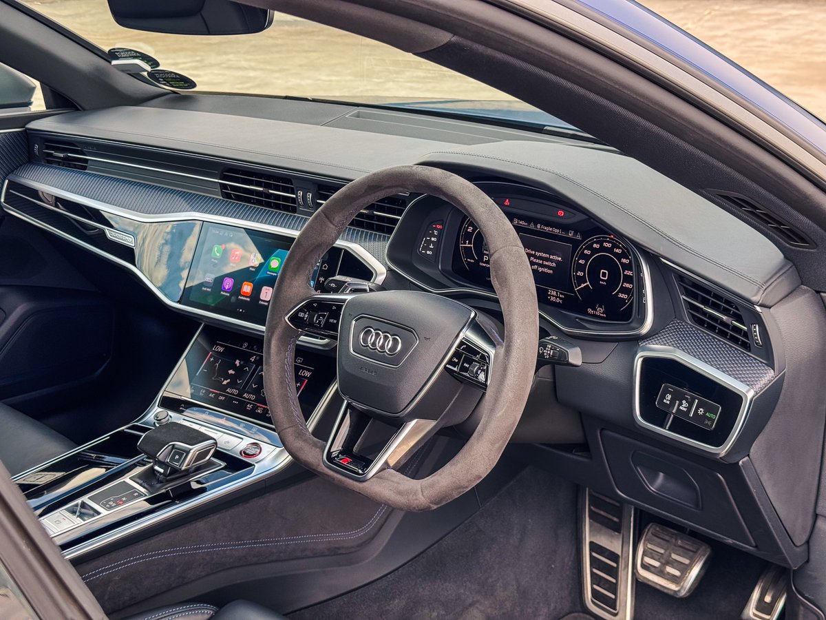 khuleonwheels's tweet photo. This week, we are spending time with the Audi RS 7 Performance. Our tester sports an Ascari Blue matte paint, It also wears new and rather massive 22-inch matte titanium grey wheels. Inside, the RS 7 Performance features a blue theme on the steering… #AudiSA #RS7Performance #RS7 https://t.co/hnSDTfpp2s