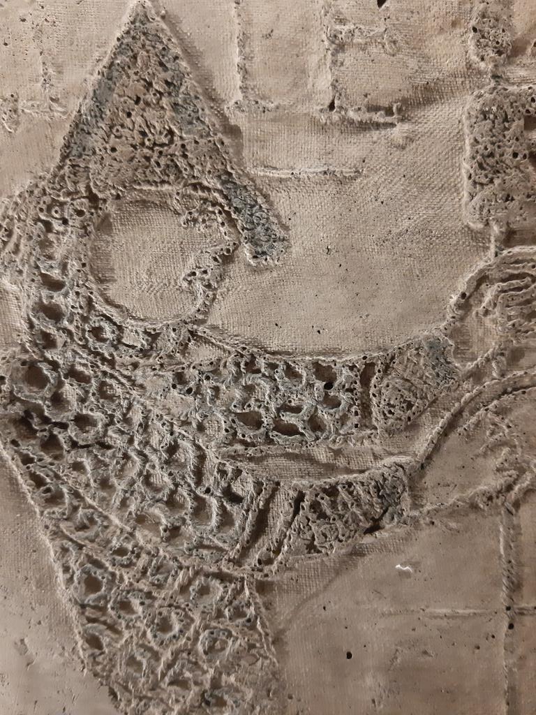 One of a number of plaster casts of the #BayeuxTapestry made by Charles Stothard. He was commissioned in 1816 by the Society of Antiquaries of London to draw the Bayeux Tapestry. Part of a new display at the #BritishMuseum (Room 2) about the recently discovered #ChewValleyHoard.