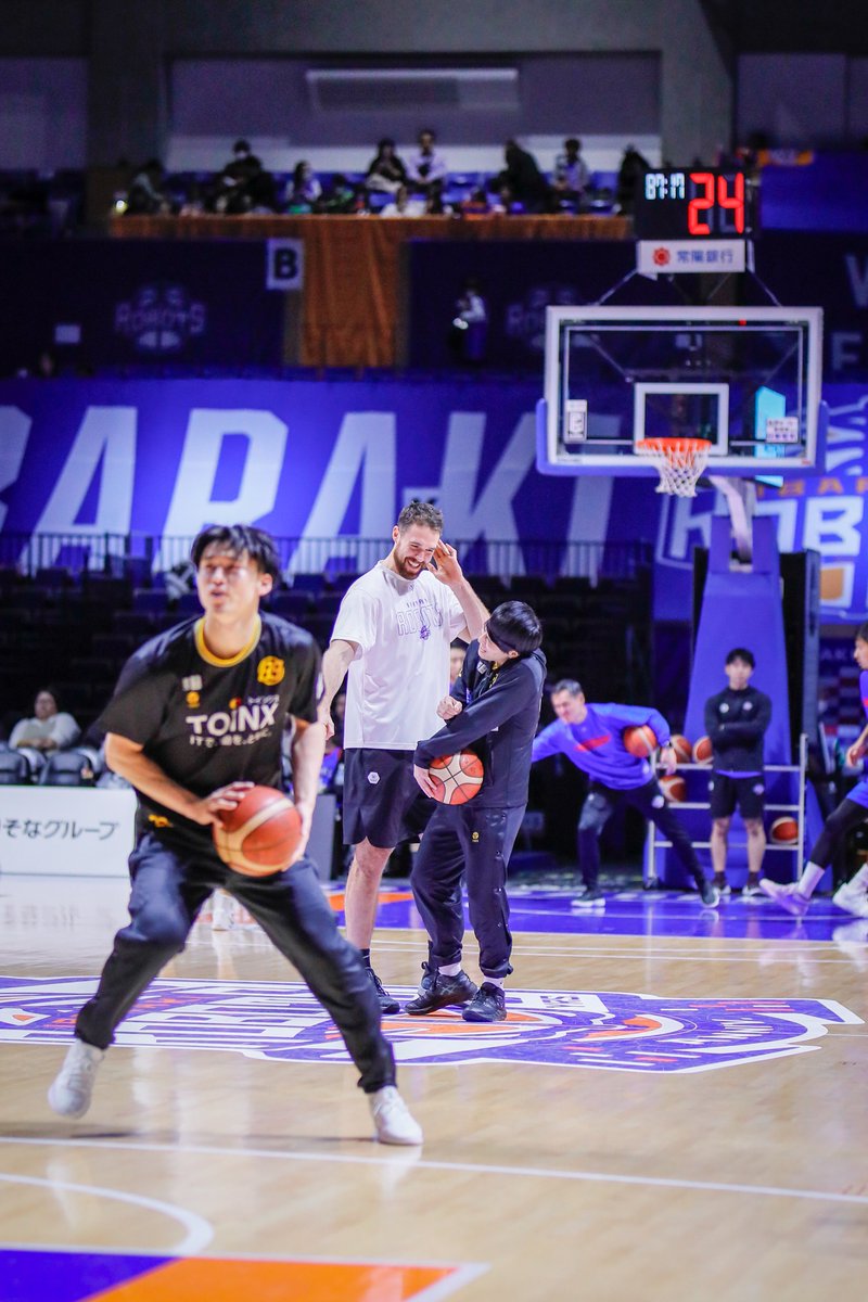 bloomm4__'s tweet photo. 241214 family 🤖
#エリックジェイコブセン #EricJacobsen
#多嶋朝飛 #89ers #茨城ロボッツ https://t.co/FdbajP8B97