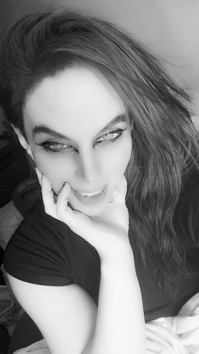 Just_HerProblem's tweet image. Fashionably late as my norm but happy #spoptwtselfieday hope ya'll are good