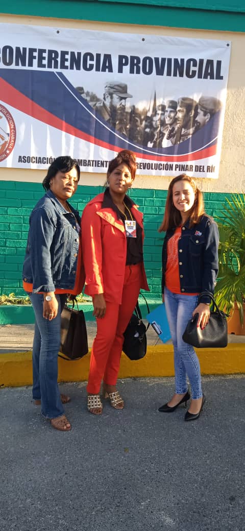 "El futuro pertenece a quienes creen en la belleza de sus sueños”.
#MujeresEnRevolución
