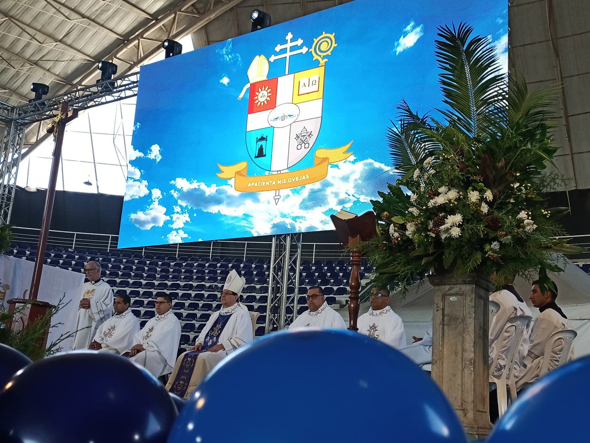 Celebración eucarística vocacional como inicio de la Gran Vendimia Bono Arquidiocesano desde el Arena Plaza del Complejo ferial