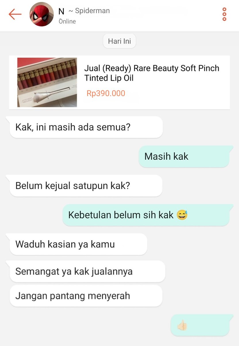 mericndu's tweet photo. Lipstik — #PondPhuwin 
Few tweets AU

Karena kecerobohan Phuwin yang beli lipstik langsung satu box sekaligus, bikin dia terpaksa harus jualan. Tapi bukan dapet chat dari pembeli, kok malah berujung di chat mantan.. https://t.co/wsZfume2S2