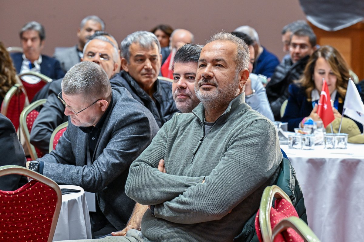 2024 yılı itibariyle önemli birçok konuda adımlar attıklarını ifade eden ATSO Yönetim Kurulu Başkanımız Yusuf Hacısüleyman, sözlerini şöyle sürdürdü;

“İlk olarak, berberler ve kuaförlerle ilgili Pazar günü açık olup olamama meselesini çözüme kavuşturduk. Her işletmenin kendi