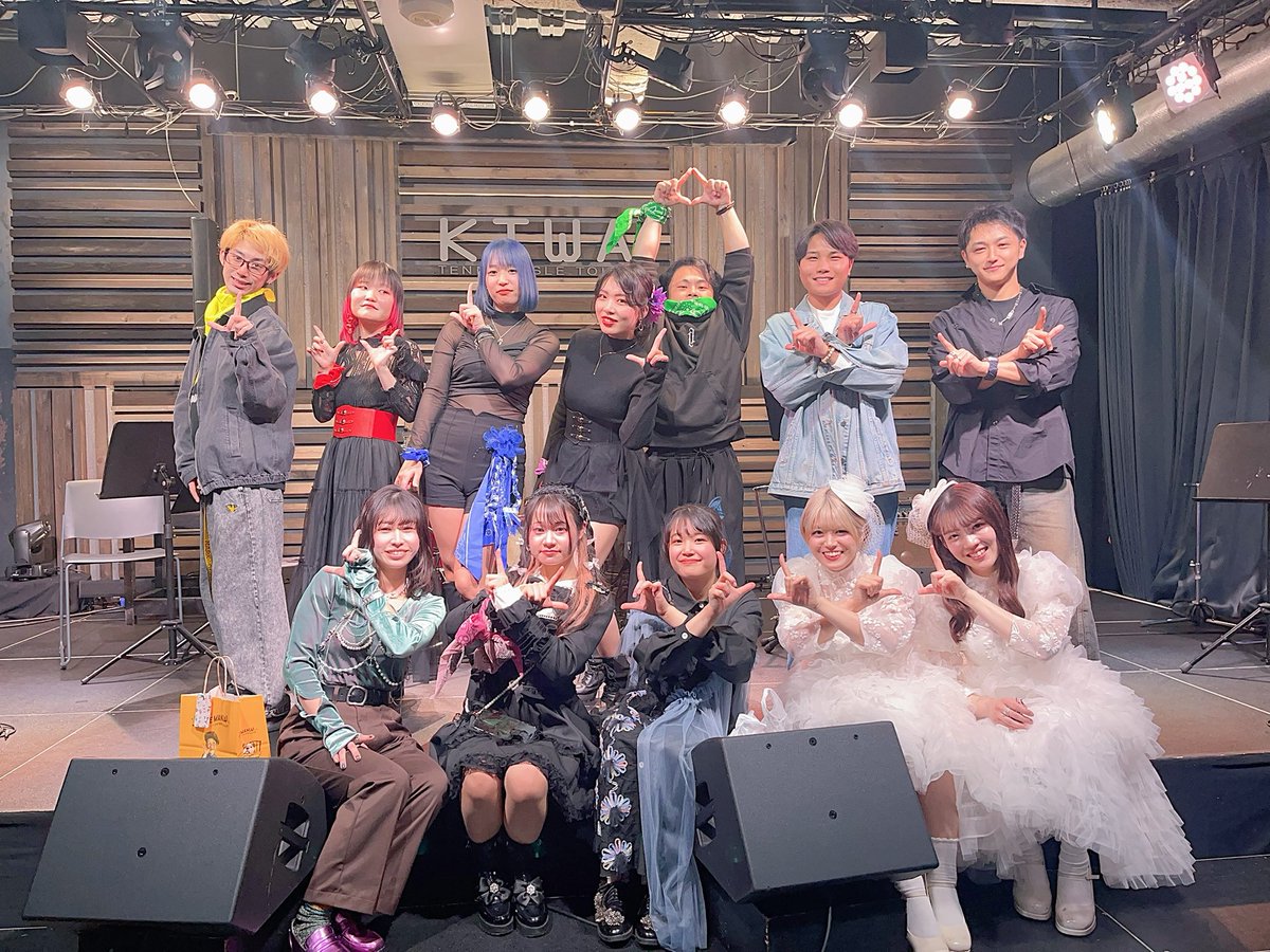 hananono_koto's tweet image. JAZZERO STYLE 2024
本日でした！ありがとうございました🎤✨✨
出演者の皆さんと撮ったお写真！！
皆さんホミショミポーズやってくださいました😂😂ありがとうございますっ

関係者の皆さま、そして観に来てくださった皆さま！
本当にありがとうございました🙏🏻✨

#iKey さん #Kota さん #Hideta さん