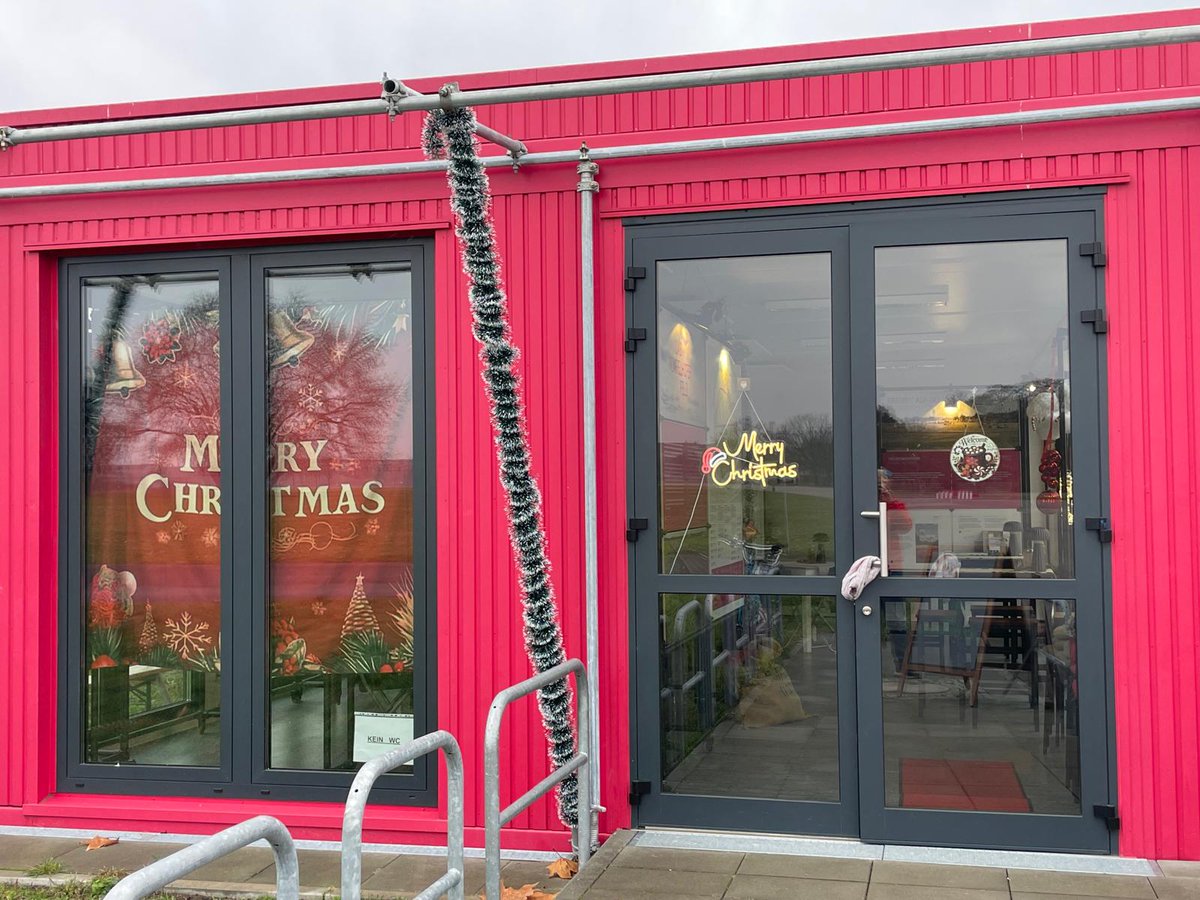 feldomma's tweet photo. #TempelhoferFeld
Die rote #InfoBoXX vom Eingang #Herrfurthstrasse zieht bis zum Frühjahr in den #InfoContainer -nahe Eingang #Columbiadamm-
1/2
Fotos: @Big https://t.co/8ooz3ywByC