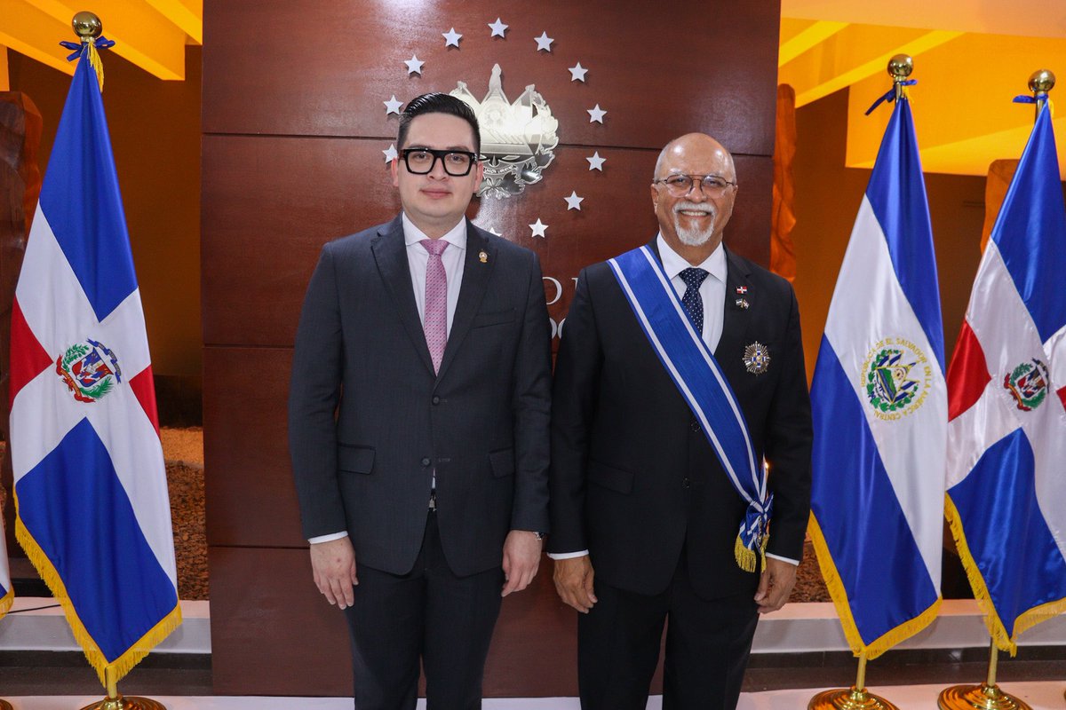 Carlos Hernández tweet media