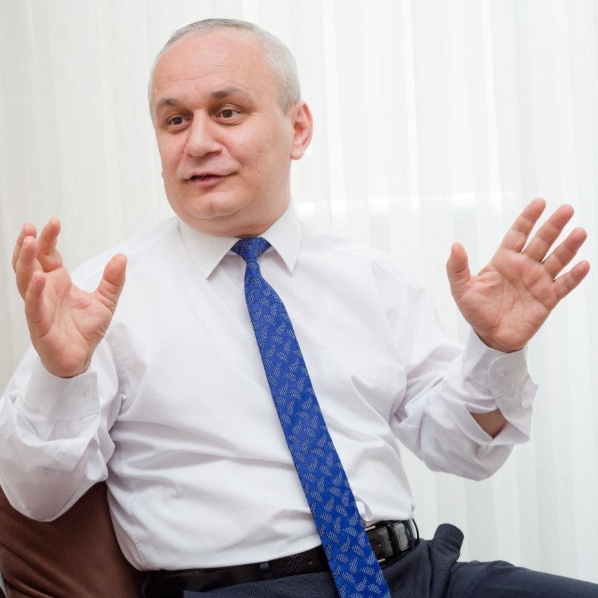 🗣️İlahiyat Profesörü Cemil Kılıç:

“Türkiye'deki din adamlarının çoğu neden Türk kimliğini ve Türk dilini sevmiyor?

Neden sürekli Araplığı ve Arapçayı övüyorlar?”