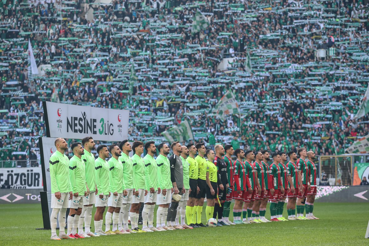 mackolik's tweet photo. Bursaspor tribünleri her zamanki gibi 🔥🐊 https://t.co/zzGG6UaQYd