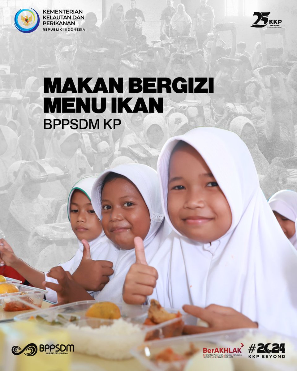 bppsdm_kp's tweet photo. #SobatBahari, 84.653 paket Makan Bergizi dg Menu Ikan dri #BPPSDMKP utk mendukung Ketahanan Pangan #EkonomiBiru menghiasi semarak peringatan #HariNusantara tahun ini di 41 Satker &amp; 17 SFV. Paket tersebar di berbagai lokasi spt kantor, sekolah, PAUD, ponpes, Posyandu, dll. https://t.co/b0FP7eIbna