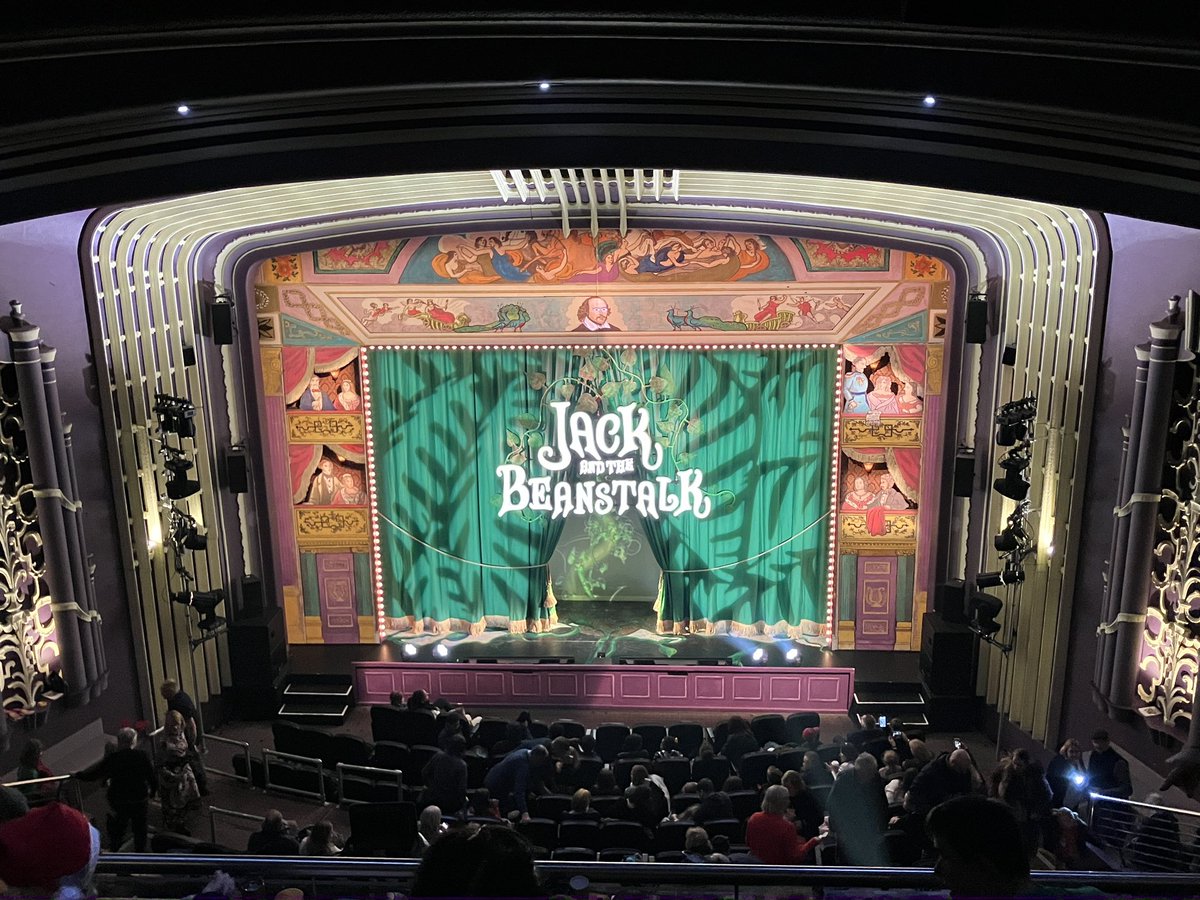 Alexandra Taylor (@alexinbrum) on Twitter photo Right up in the nosebleeds for Round 2 at <a href="/CapitolHorsham/">The Capitol Horsham</a>. Still a great view.
Bring on the beans! Right up in the nosebleeds for Round 2 at <a href="/CapitolHorsham/">The Capitol Horsham</a>. Still a great view.
Bring on the beans!