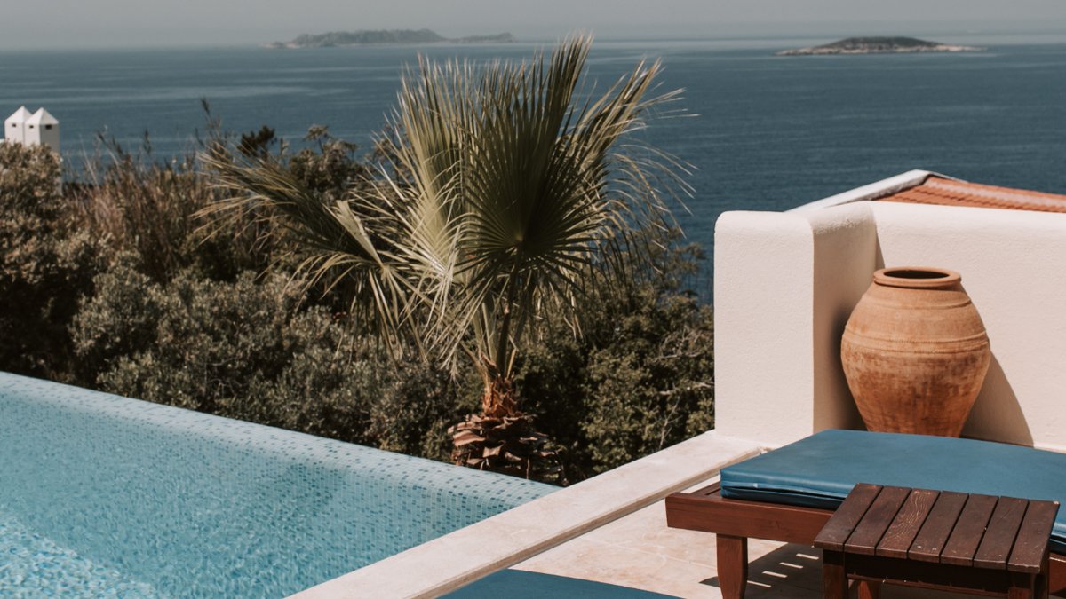 🛠 ¿Por qué construir una Piscina con Sistema Desbordante con Canal Oculto? Te lo contamos en este vídeo 👉🏻s.mtrbio.com/tpkcpidgfl
#Arquitectura #Piscinas #Construccion #PiscinasdeDiseño #PoolBuilder #Luxury #Marbella