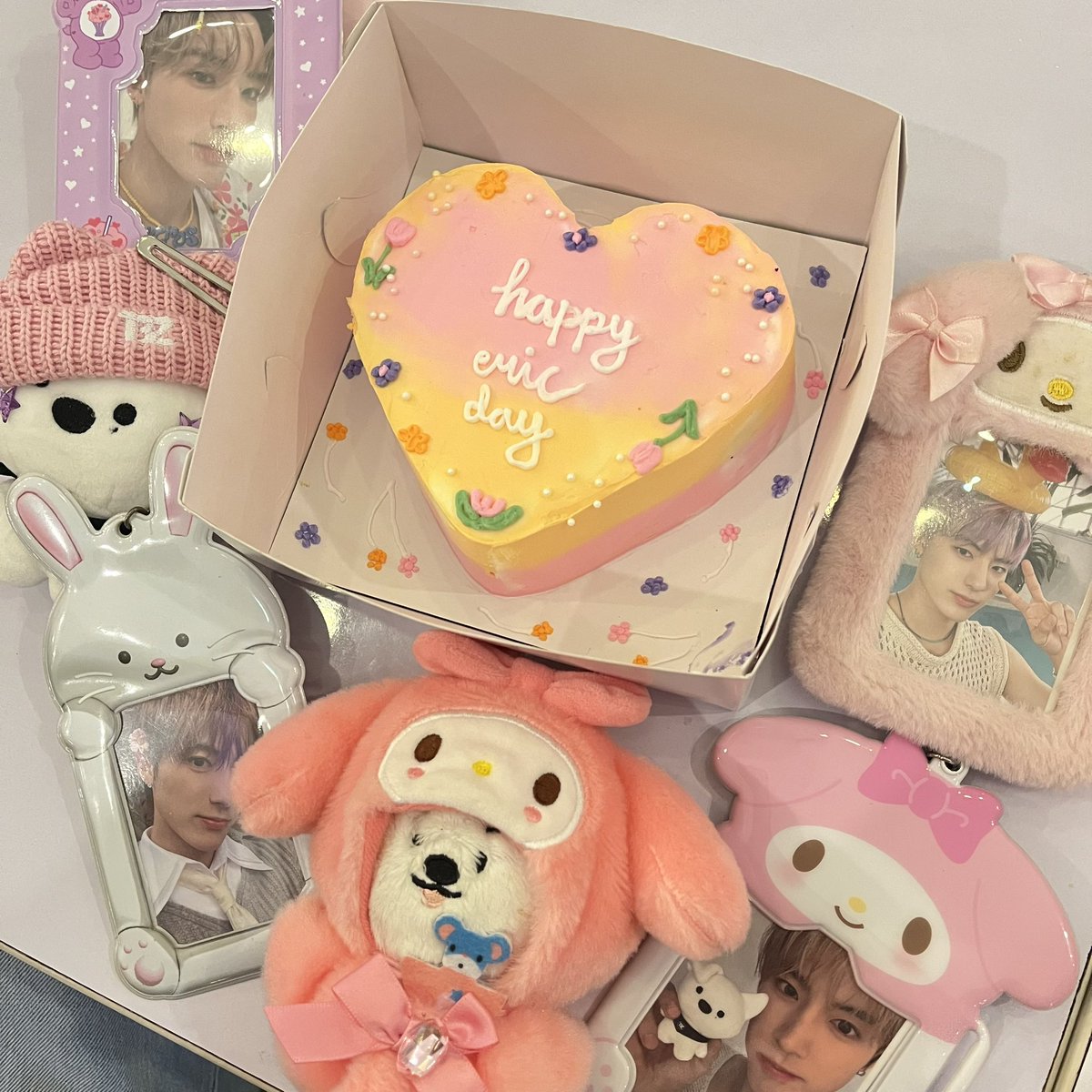 pretty party for the prettiest boy 💗

#ROOM12S2 #lovERICnextdoor <a href="/Good12S2Day/">12S2Day 🩷</a>