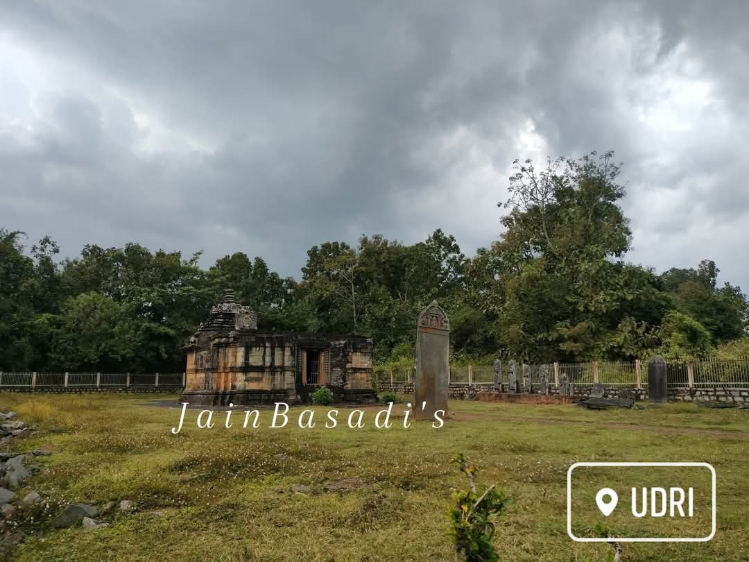 crp9786's tweet photo. Converted ancient Jain basadi #Udri
📍Udri, a village in Sorab Taluk, Shimoga District, Karnataka, India, is home to three notable temples.
📌One, a Shiva temple, stands in a state of disrepair, lending it a rustic charm. Under the jurisdiction of the ASI https://t.co/b4mU0IN2nq