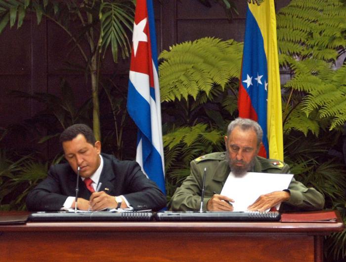 20 años de fundación del ALBA.
El sueño de Martí  y Bolivar hecho realidad por dos gigantes unidos en acción y pensamiento, Fidel y Chávez.
#FidelPorSiempre
#Mayabeque. 
<a href="/DiazCanelB/">Miguel Díaz-Canel Bermúdez</a> <a href="/DrRobertoMOjeda/">Dr. Roberto Morales Ojeda</a> <a href="/BYuniaky/">Yuniasky Crespo Baquero.</a> <a href="/PartidoPCC/">Partido Comunista de Cuba</a>