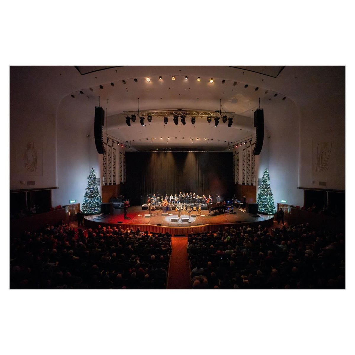 def.fo (@deffo_music) on Twitter photo Last night was truly special & I will cherish the memories forever.
So much love in the room & a real feeling of togetherness throughout.
Honoured to share the stage with the legendary Michael Head and such an amazing talented band and team ♥️
<a href="/michaelheadtreb/">Michael Head Official</a>
📸 John Johnson Last night was truly special & I will cherish the memories forever.
So much love in the room & a real feeling of togetherness throughout.
Honoured to share the stage with the legendary Michael Head and such an amazing talented band and team ♥️
<a href="/michaelheadtreb/">Michael Head Official</a>
📸 John Johnson