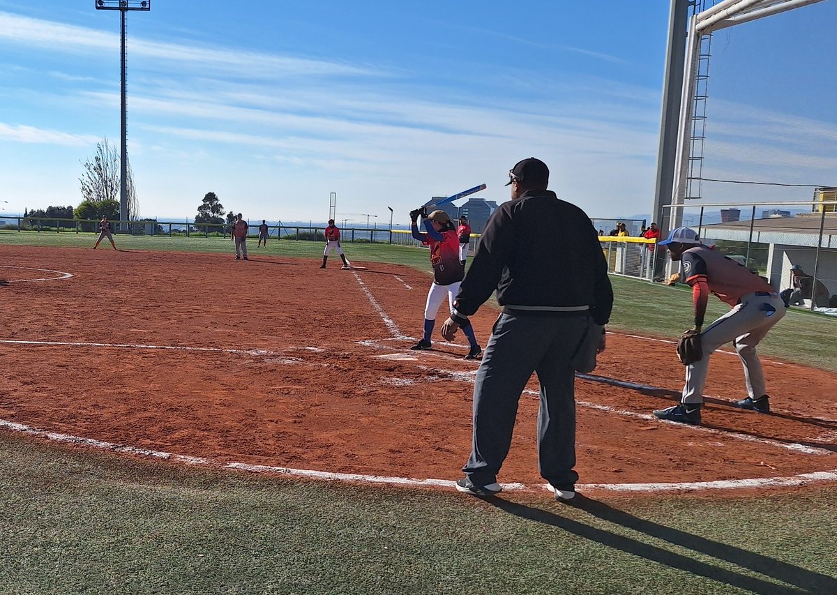 🥎 Cap de setmana amb el 5è Torneig Internacional de Nadal SlowPitch del <a href="/CBSBarcino/">Club Beisbol y Softbol Barcino</a>, al Carlos Pérez de Rozas.

#SlowPitchCat