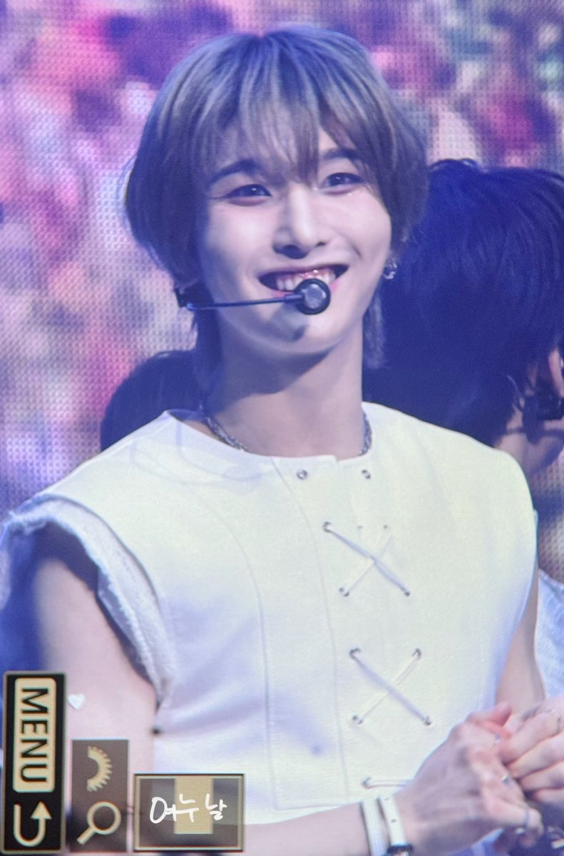 241214 미니 라이브 IN YOUR DAY 1부

🤍

#연우 #YEONWOO
#나우어데이즈 #NOWADAYS