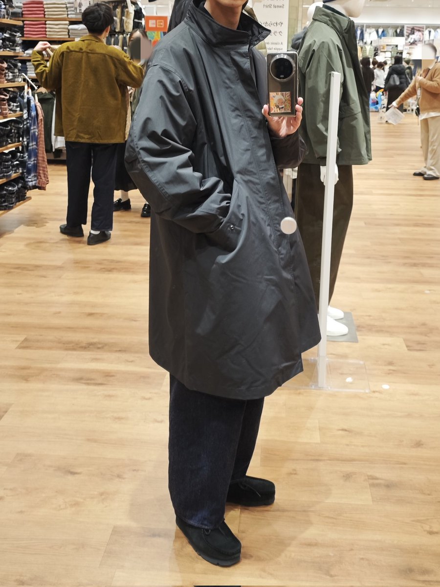 ユニクロの新作ウィンドプルーフ2WAYコート。これ普通にカッコいいなぁ