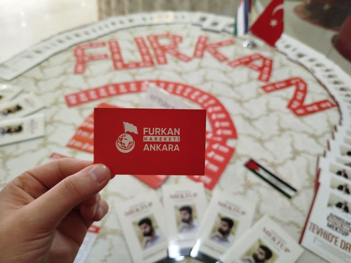 "İslam Medeniyetine Olan İhtiyacımız" konulu konferansımız için salonumuzda hazırlıklar son hızla devam ediyor.