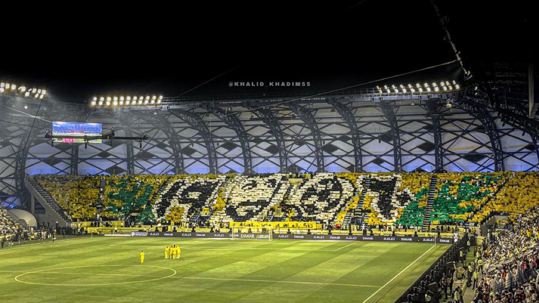 _iRashid_'s tweet photo. والله خيال 

أعظم تيفو في تاريخ مدرجاتنا 💛 https://t.co/88skdzk0Ht