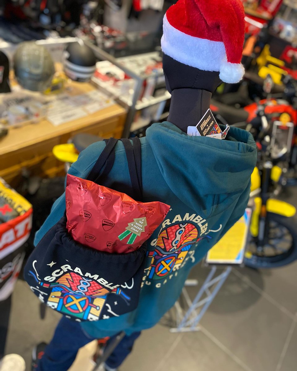 ducatiniigata's tweet photo. ドゥカティ新潟にて【CHRISTMAS SALE】開催中です！
アパレル 30%OFF！！
ヘルメット 20%OFF！！
※新作など一部SALE対象外のものもございます。

是非、この機会にお得にお買い求めください～☆彡 https://t.co/FOo1BMUJ5c