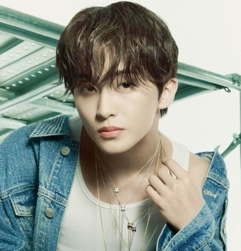 AboutMusicYT's tweet photo. The winner of Mark's lookalike contest. https://t.co/NRTUoVD9rt