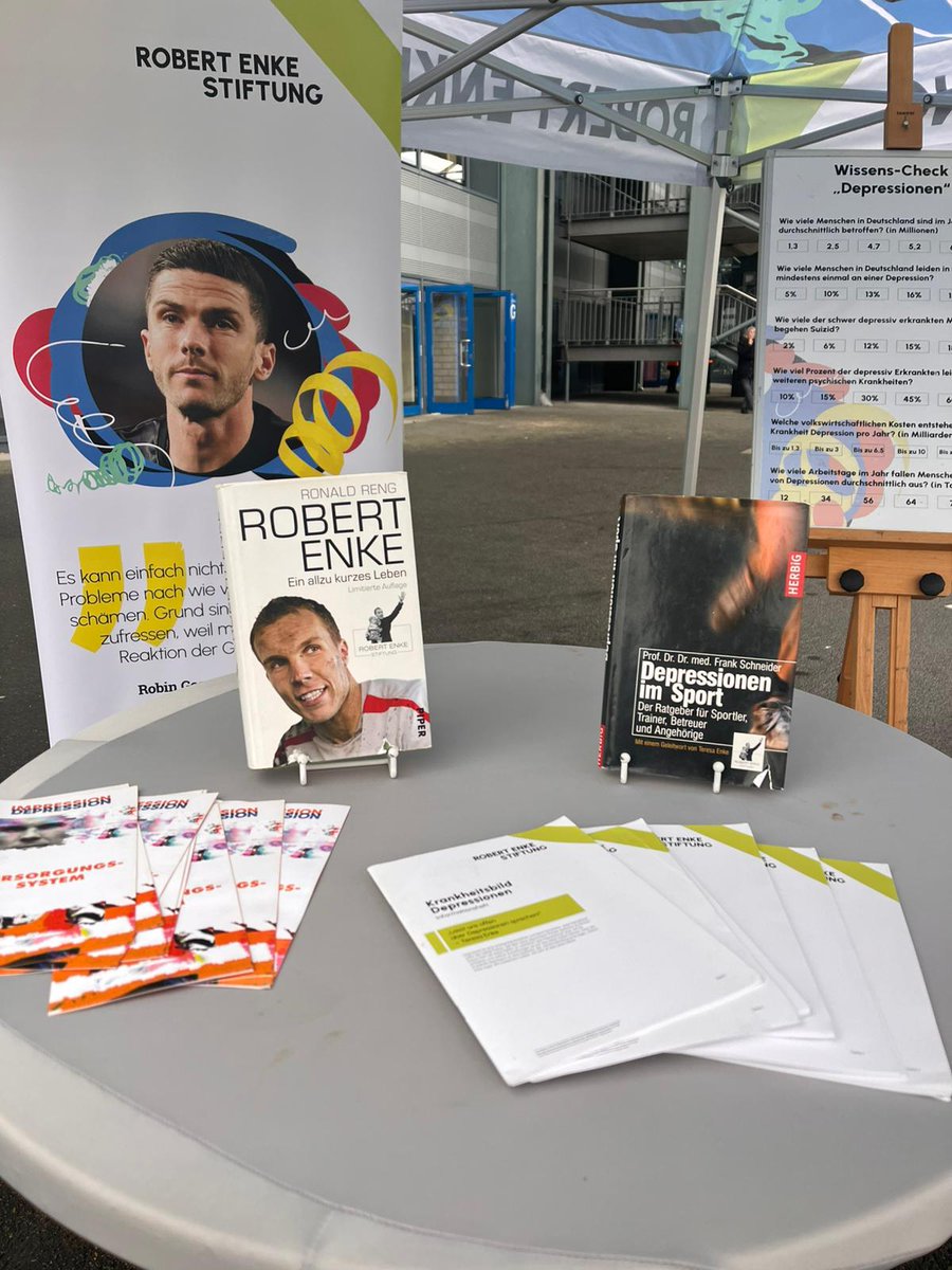 FC Schalke 04 (@s04) on Twitter photo Informiert Euch heute über ein ganz wichtiges Thema: Die <a href="/EnkeStiftung/">Robert-Enke-Stiftung</a> ist am Mitgliedseck (TH3) für Euch da und klärt über die Krankheit Depression auf.
Danke für das wichtige Engagement! 🙏
#S04 | #S04F95 Informiert Euch heute über ein ganz wichtiges Thema: Die <a href="/EnkeStiftung/">Robert-Enke-Stiftung</a> ist am Mitgliedseck (TH3) für Euch da und klärt über die Krankheit Depression auf.
Danke für das wichtige Engagement! 🙏
#S04 | #S04F95