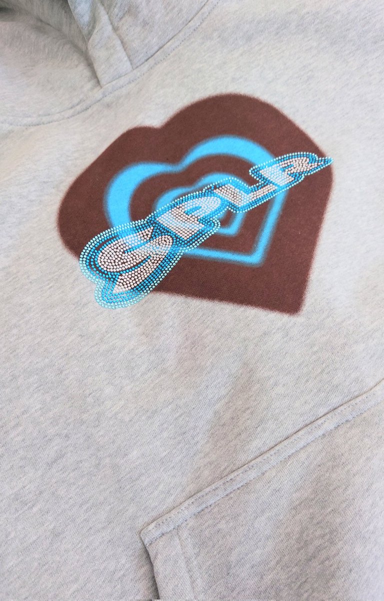 rabirabi72's tweet photo. 届いてたのに開けてなかった箱📦何買ったか忘れるくらい忙しかったんだけどぴぃちゃんとオソロのパーカーだったー🩵🩵やっぱりかわいいしぬくぬく🍓🫶愛する姪っ子1号にもオソロでXmas🎅🎁するんだ🌟🌟
#Pstar #SPLR https://t.co/yJAxinYSoJ