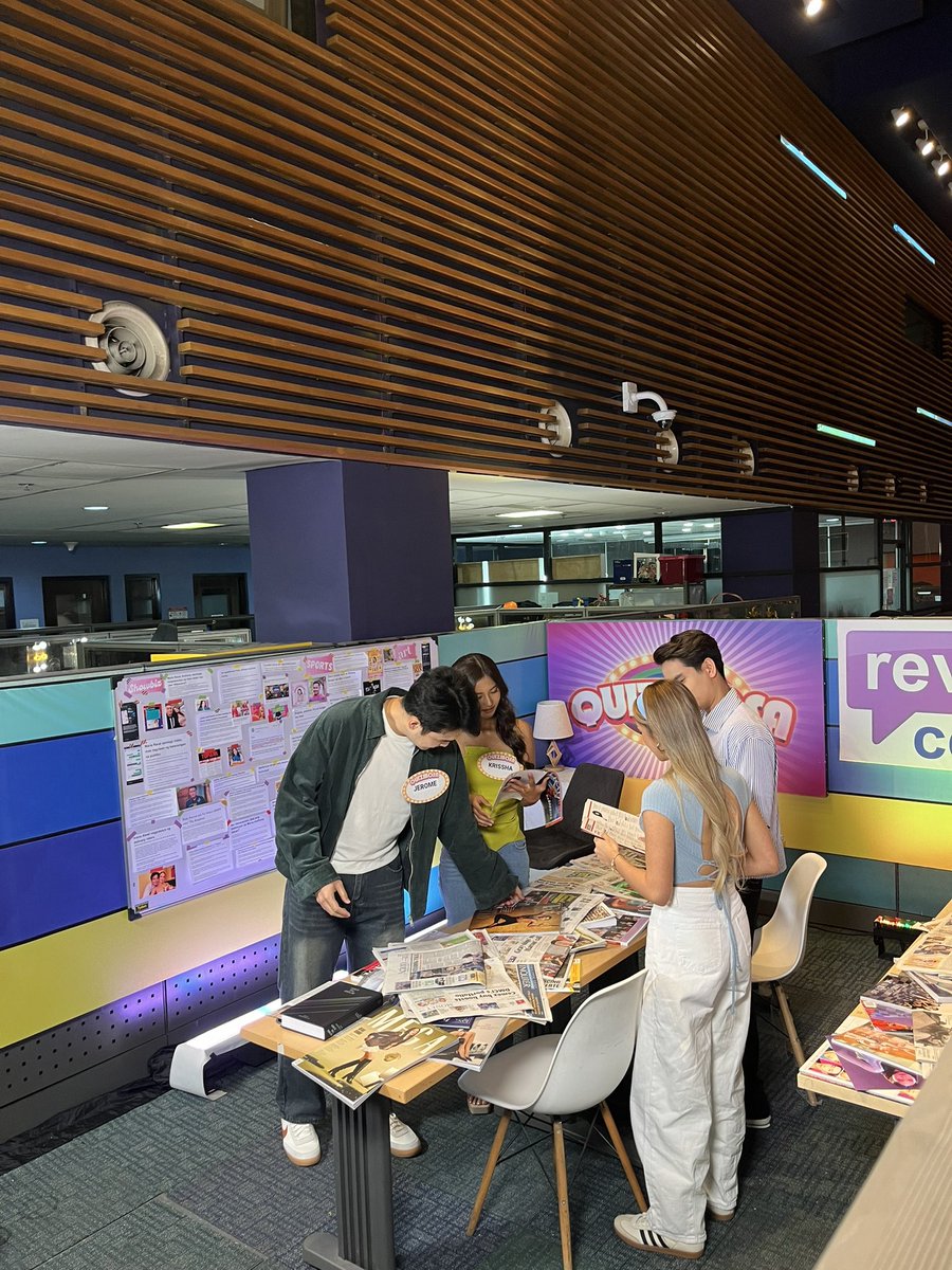VivaOnePH's tweet photo. ICYMI: Our Univerkada while in Review Center for their Quizmosa guesting! 

Makichismis at makipagkulitan the second time around with our fave barkada later at 11:30 PM (Recap) on TV5! 

#HyacinthCallado #JeromePonce #KrisshaViaje #JairusAquino #QuizmosaTV5 https://t.co/8Br9MrwGZx