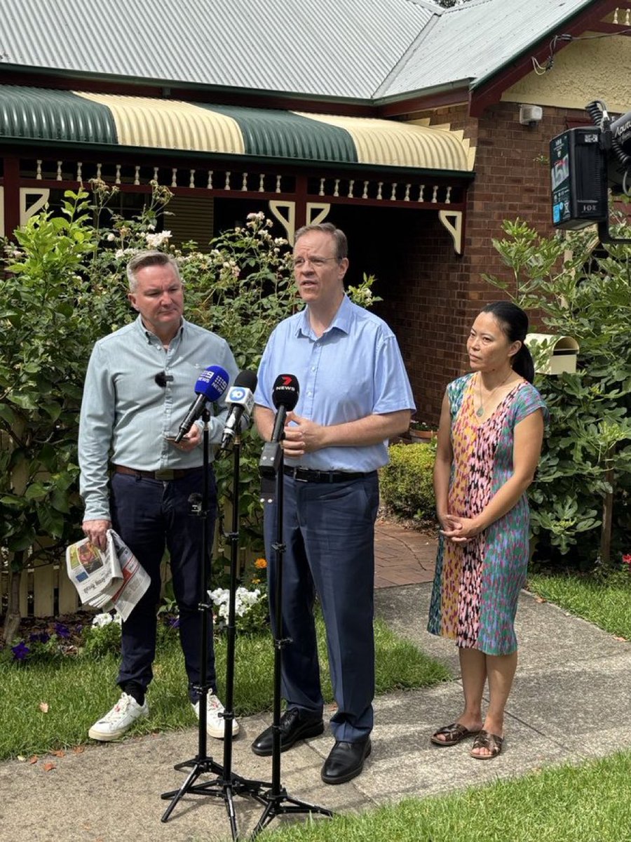 ShackelWill's tweet photo. When @Bowenchris says experts don’t support nuclear take a moment to consider what experts he is actually referring to.

These ‘experts’ likely have:
1/ No experience in nuclear
2/ A superficial knowledge of nuclear at best
3/ Strong connections to the renewable sector

One example is John Grimes from the so called @SmartEnergyCncl who did a press conference today with Chris Bowen.

He has repeated for months that nuclear will be 4% of the grid a figure that has been cited from the Prime Minster down. 

That figure was as a result of dodgy ‘maths’ pretending an equivalent capacity solar or wind plant generates as much as a nuclear plant.

If they can’t get basic maths like this right why trust anything that they say?

We have many people in Australia with actual expertise in nuclear. The difference is they don’t have a major lobby behind them to get the same airtime that people like John get.

We’re trying to change that.

Please support us today: https://t.co/qj7ZMVpvLF