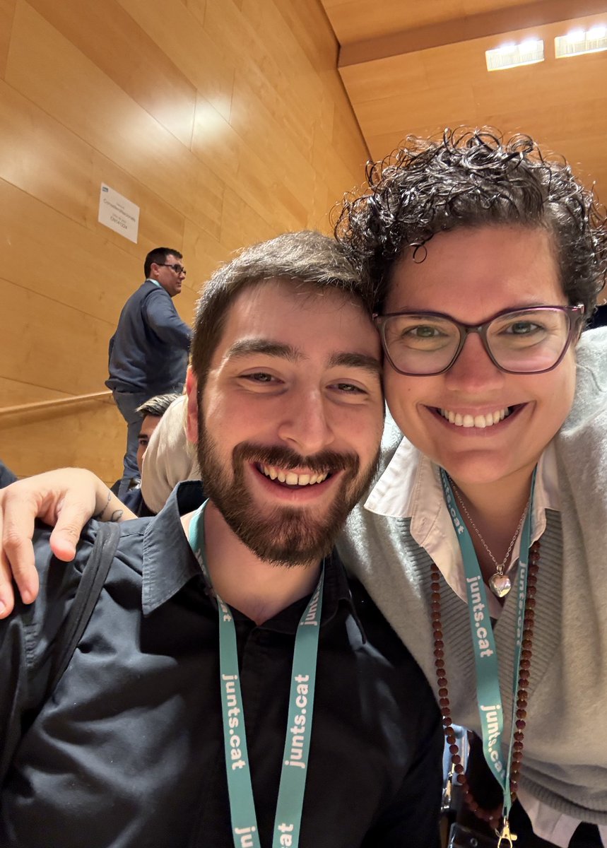 1r Consell Nacional de <a href="/JuntsXCat/">Junts per Catalunya🎗</a> on assisteixo com a Consellera Nacional. Quin goig poder representar la sectorial <a href="/juntsLGTBI/">JuntsLGTBI+</a>! A la faena 💪🏻