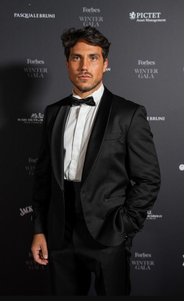 Buongiorno alla vera eleganza 🔥❤️

#ddm