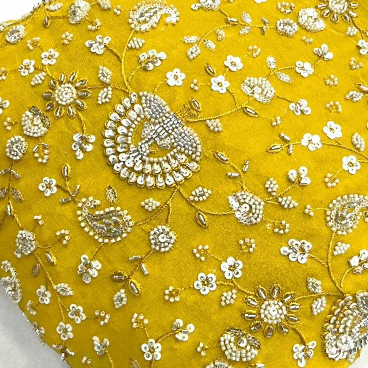 RootsDesi's tweet photo. Premium Pure Georgettes with Heavy Handwork

Adorned with cutdana, beads and Sequins Embroidery 

44"

1850/m

WhatsApp us at +91-8295197848 or 8168435302

Chat link: https://t.co/jGdRBvAI0n

#georgette #puregeorgette #georgettefabric #embroideredgeorgette #georgetteembroidery https://t.co/Xn9S2FH3vg