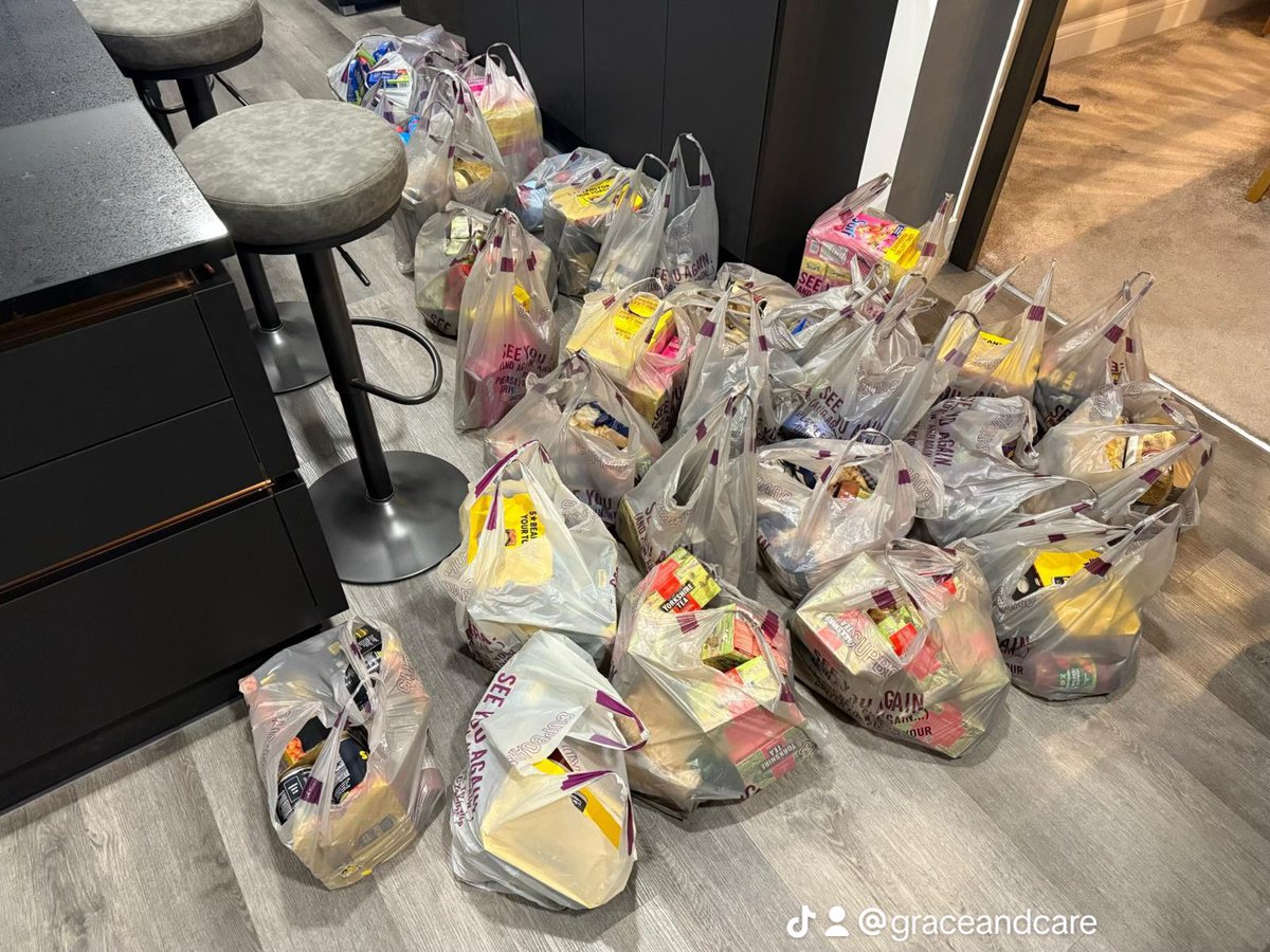 It’s #Christmas, and everyone deserves a good one! #GraceAndCare #communitykitchen #leeds #sharingthelove