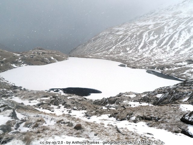 geograph_bi's tweet photo. Picture of the Day from the #LakeDistrict 2013
#SmallWater #snow #frozen #snowing #lake https://t.co/URb6vspgZO by Anthony Parkes https://t.co/5lwVPtWigv