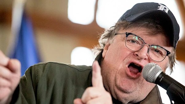 KircanskiIvan's tweet image. #MichaelMoore addresses public outrage after #UnitedHealthcare CEO #BrianThompson&apos;s murder. Citing systemic issues like denied care and medical debt, #Moore condemns violence but calls for amplifying anger at exploitative practices. #Healthcare #SystemicChange