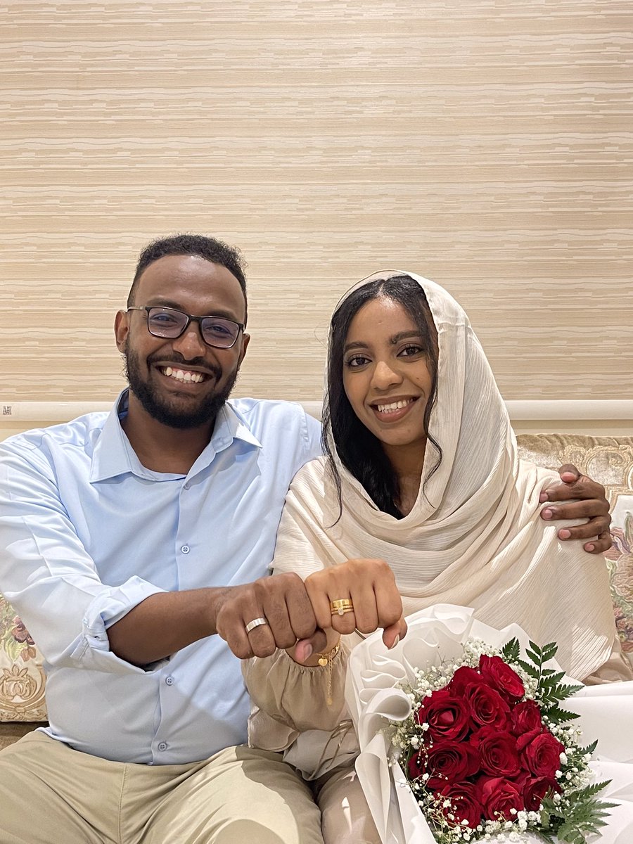 AmmarElamin's tweet photo. الحمد لله الذي بنعمته تتم الصالحات، وبفضله تتنزل الخيرات والبركات، وبتوفيقه تتحقق المقاصد والغايات، الحمدلله الذي بقدرته تساق الارزاق وبكرمه تؤلف قلوب العباد.
اللهم اجعل حياتنا سعادة دائمة وحبا لا ينتهي @TheDo7a ❤️💍 https://t.co/J97xSxxu0A
