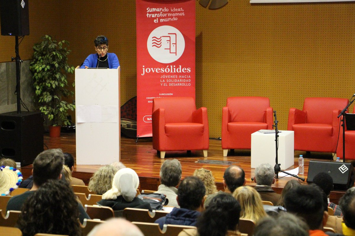 <a href="/lourdesmiron/">Lourdes Mirón</a> Celebramos esta jornada solidaria en el marco de dos proyectos emblemáticos: #MigraHub y #RedEspaiTIC que muestran el empeño de Jovesólides durante sus 25 años de historia, de apostar por la igualdad y la inclusión de todas las personas, con un compromiso especial con aquellas