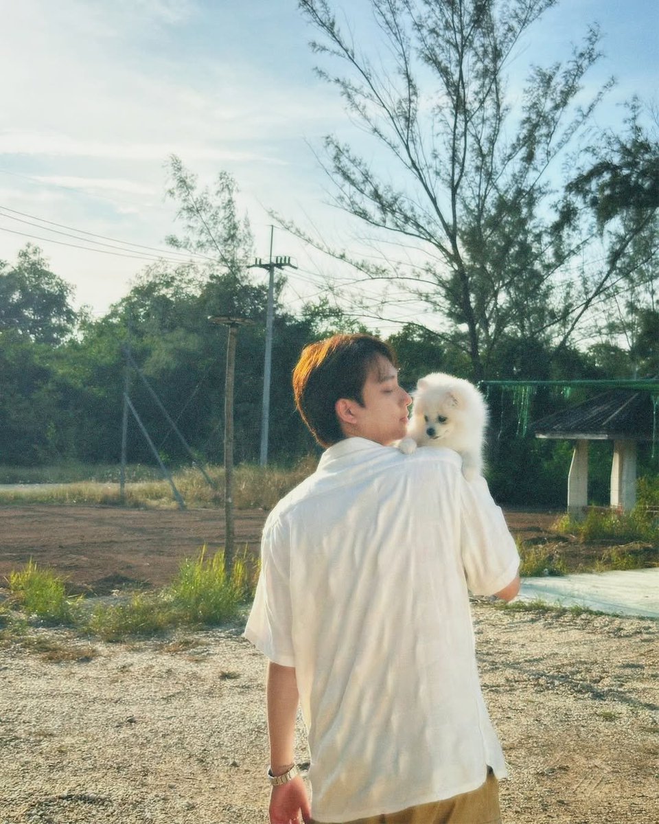 ชิม่อนกับสองแสบน่ารักมากๆ🐶💛✨

📸 lG: chimonac <a href="/Chimonac/">ชิม่อนไงจะใครหล่ะ🙈</a> 

#ChimonWachirawit 
#ชิม่อนไงจะใครหล่ะ