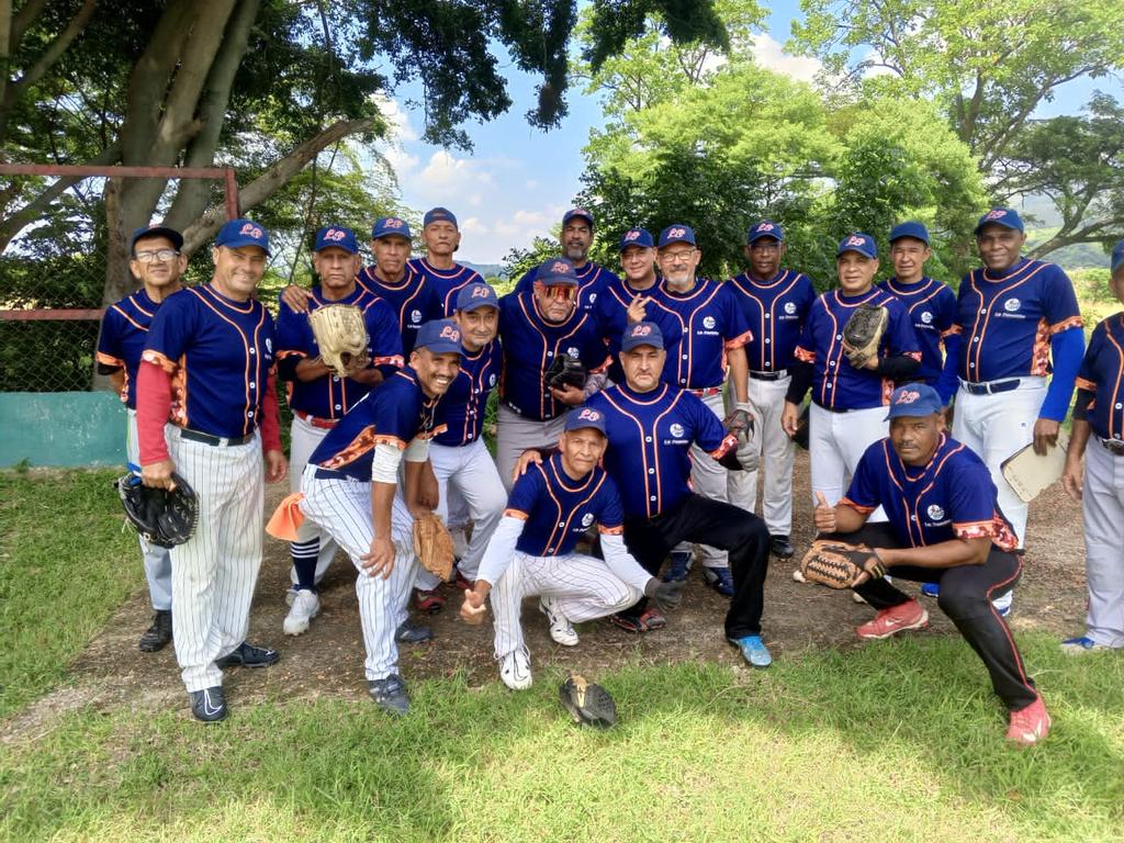 *LA PANDILLA SBC VUELVE A LA ACCION, EN SU ULTIMO COMPROMISO POR ESTE AÑO 2024*.

PLANTILLA OFICIAL PARA EL JUEGO DE HOY.

- FECHA: Sábado 14/12/24.
- HORA: 12:00 M.
- ESTADIO: Club Hispano.
- RIVAL: Las Casitas.

VAMOS POR UNA VICTORIA CONTUNDENTE.
⚾🥎⚾🥎⚾🥎