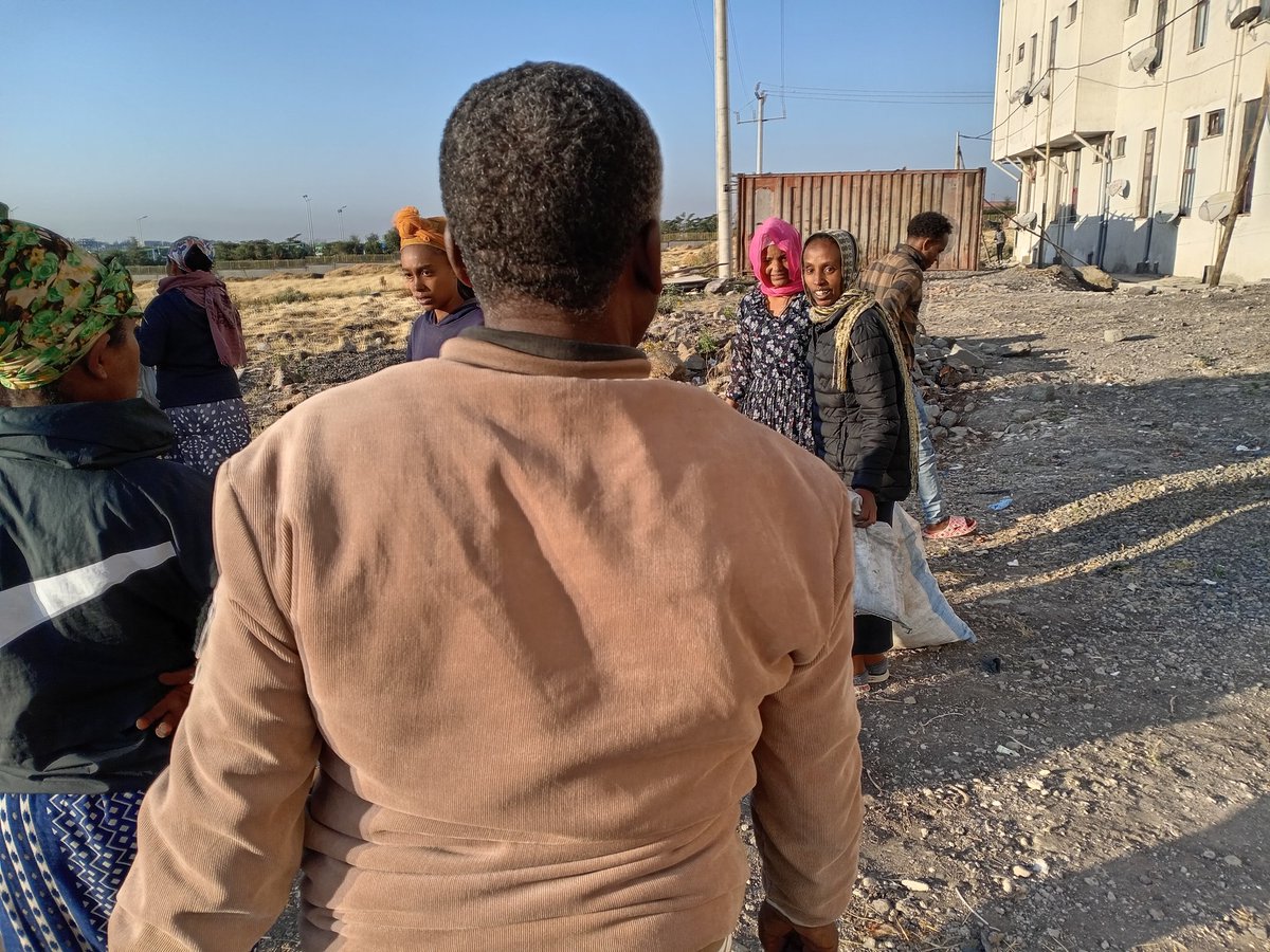 Get14et's tweet photo. We spent a good #Saturday 🧹 with the residents of Gelan Gura. As  Kubik, Inc. we have been able to make plastic waste a resource by creating awareness among SMEs.

  Please  don't #rubbish this beautiful city🙏
     No more #singleuseplastic💪

#ploggingethiopia https://t.co/2Aek5LeBl0