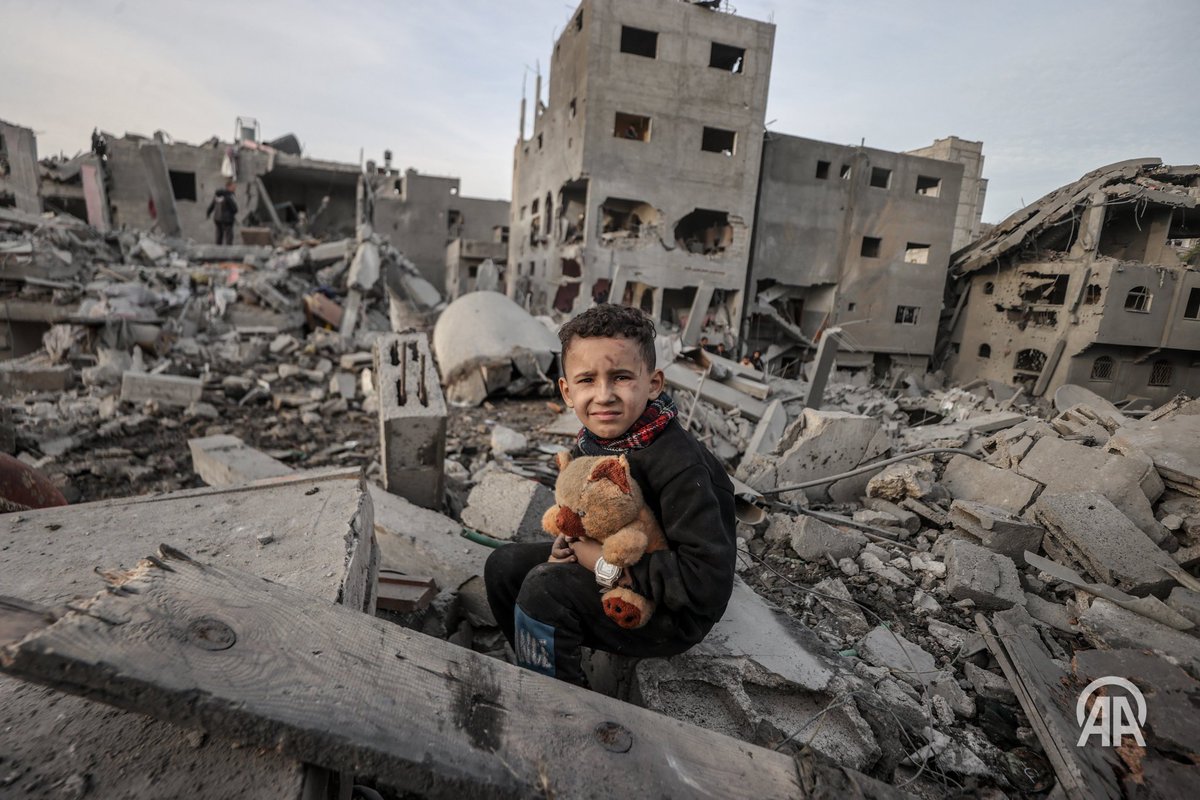 Marodriguez1971's tweet photo. Mientras, en Gaza.

Ali Jadallah. https://t.co/QIi5zI709E