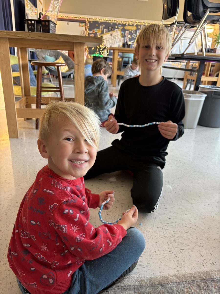 Having KG Book Buddies is an amazing way to build relationships! We love our time with Mrs. Tiller’s class!! Icicle making was on point for the upcoming winter season! #4thgraderocks 💚💛