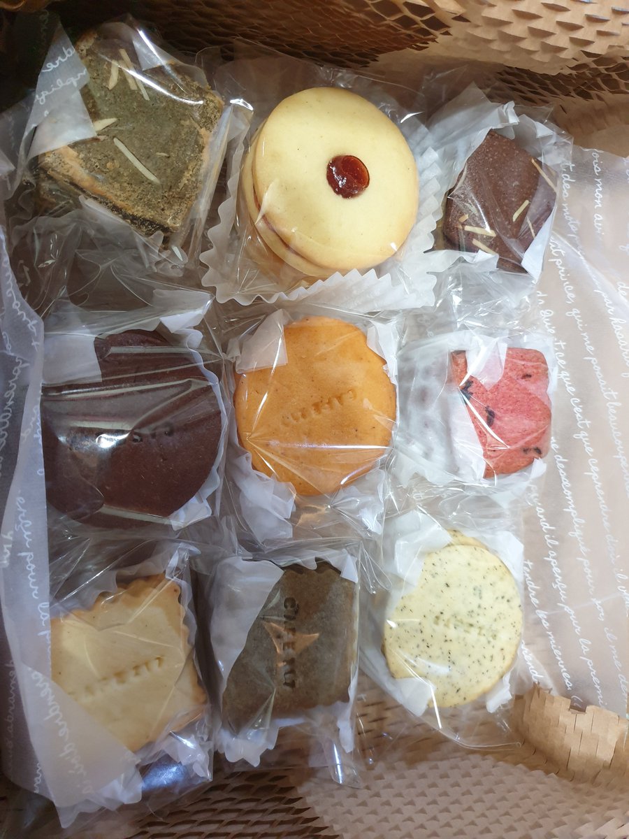 #RT 이벤트 

오늘 같은 즐거운 날. 잊지않길 바라면서..
알티해주신 1분께 수제쿠키를 보내드립니다!!🔥🔥🔥