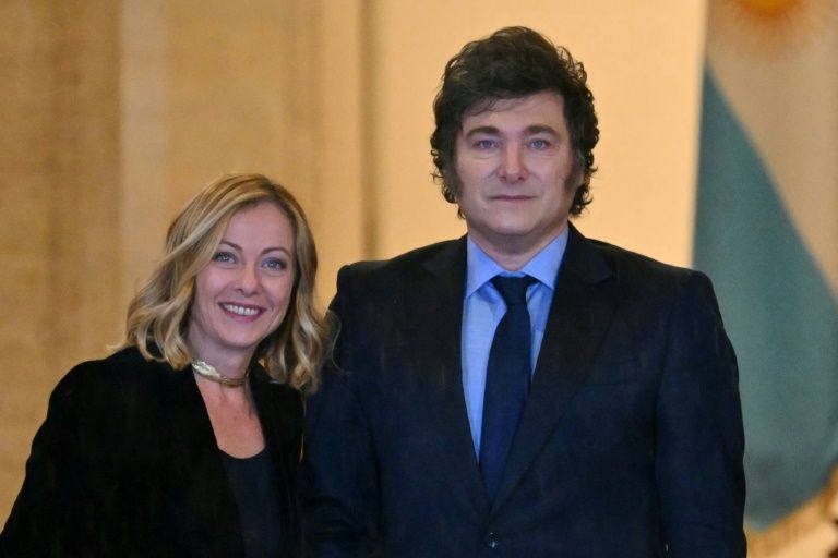 Roma (AFP) - El gobierno italiano concedió la ciudadanía al presidente argentino Javier Milei, informó el sábado a la AFP una fuente cercana.

Milei cumple los requisitos para optar a la ciudadanía debido a sus ancestros