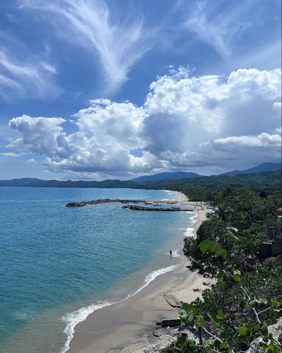 GianlucaCoccon1's tweet photo. Hermosa panorámica 
Playa LA SABANA ubicada en la parroquia Caruao La Guaira…Litoral Central 🇻🇪🇻🇪🇻🇪🇻🇪🇻🇪🇻🇪🇻🇪🇻🇪🇻🇪🇻🇪🇻🇪🇻🇪🇻🇪🇻🇪🇻🇪🇻🇪
📸 @laguairaenfotos https://t.co/KaRZO6GjET